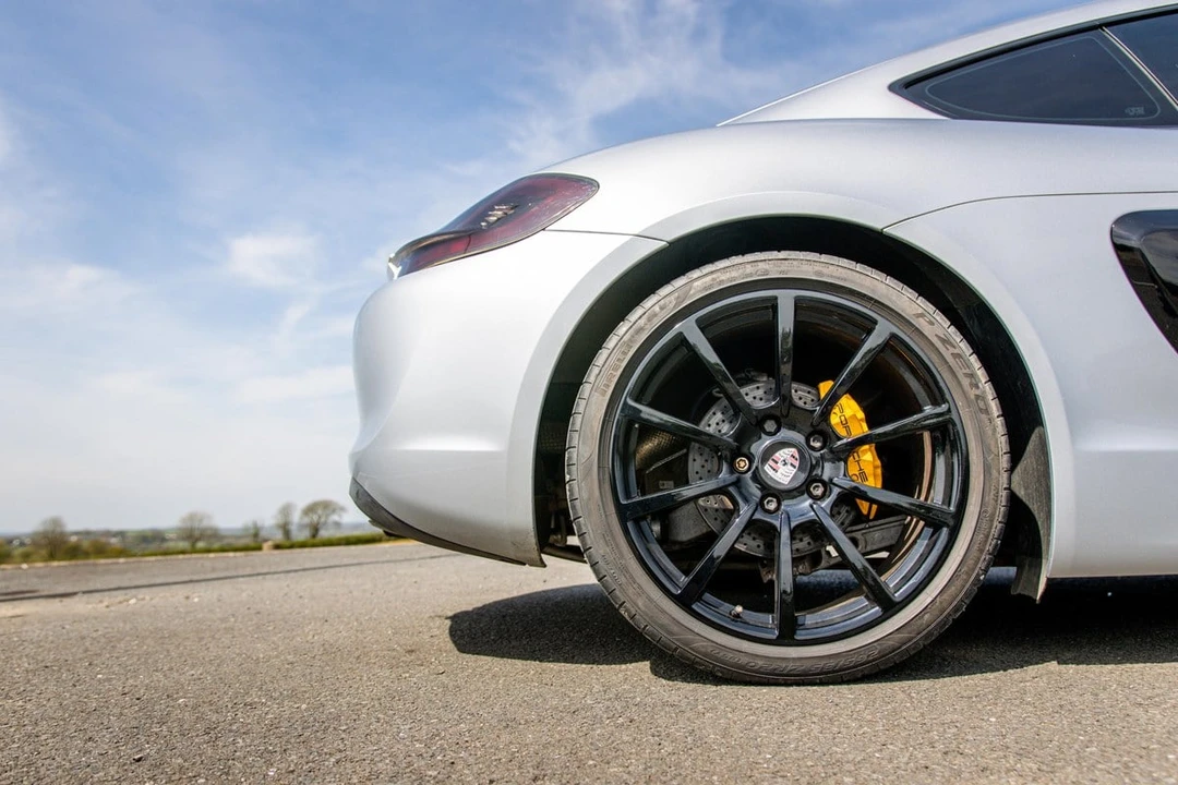 2014 Porsche 981 Cayman - Image 19 of 30