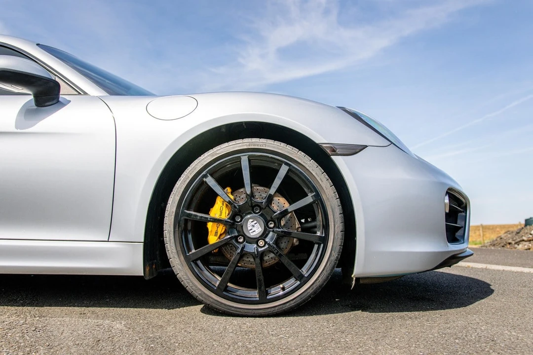 2014 Porsche 981 Cayman - Image 20 of 30
