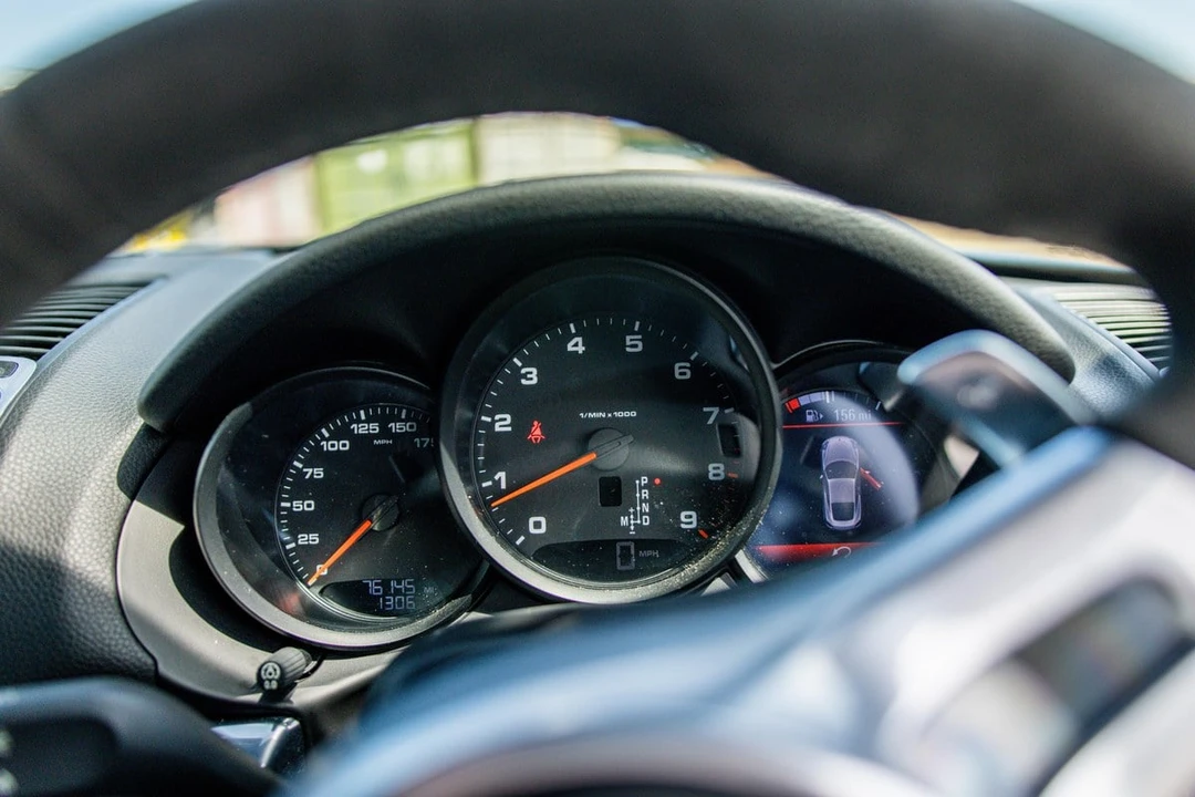 2014 Porsche 981 Cayman - Image 26 of 30