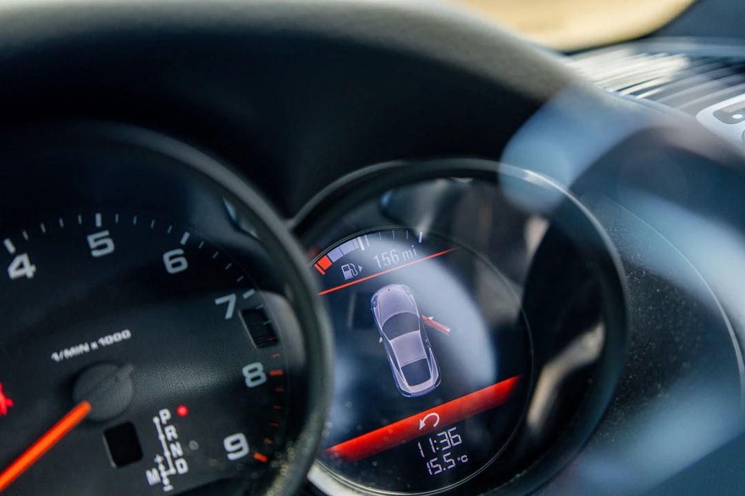 2014 Porsche 981 Cayman - Image 28 of 30