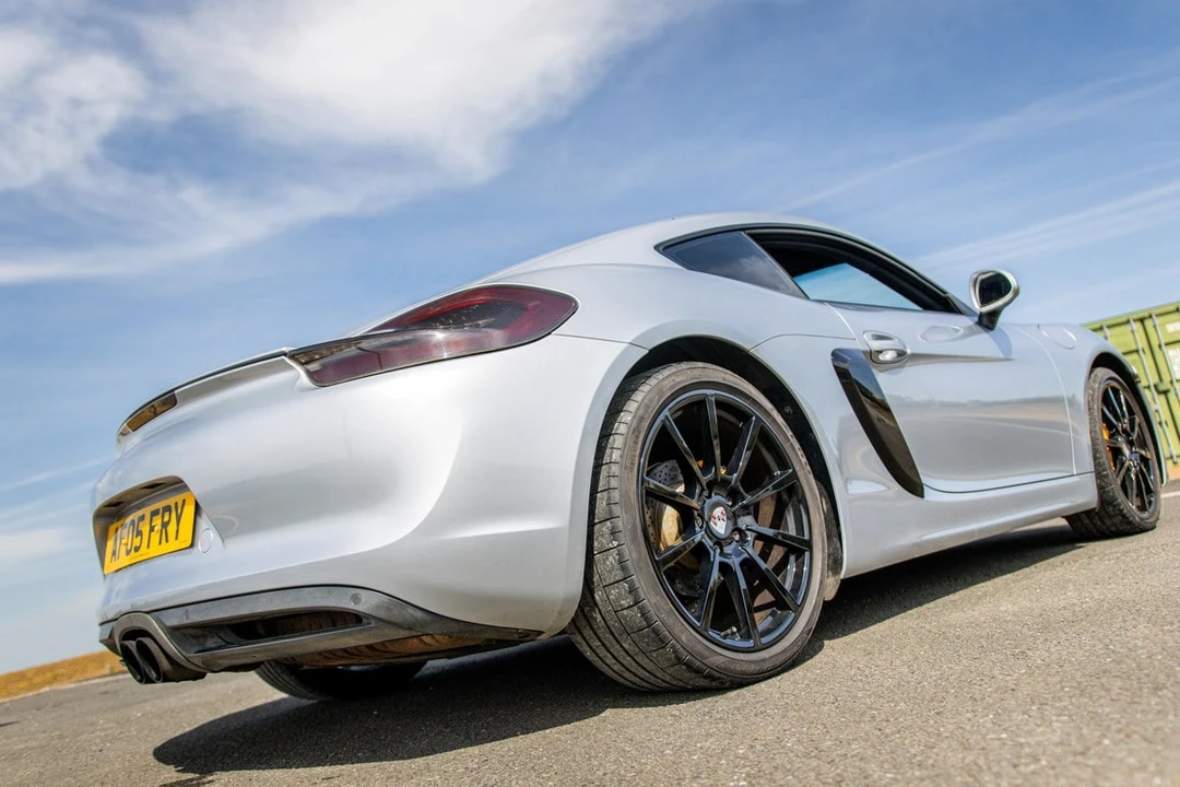 2014 Porsche 981 Cayman - Image 13 of 30