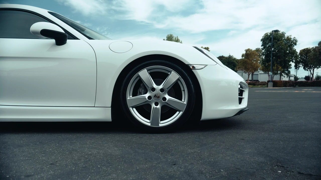 2014 Porsche 981 Cayman - Image 6 of 31