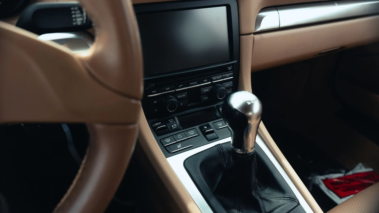 2014 Porsche 981 Cayman - Image 19 of 31