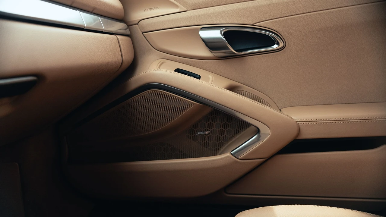 2014 Porsche 981 Cayman - Image 13 of 31