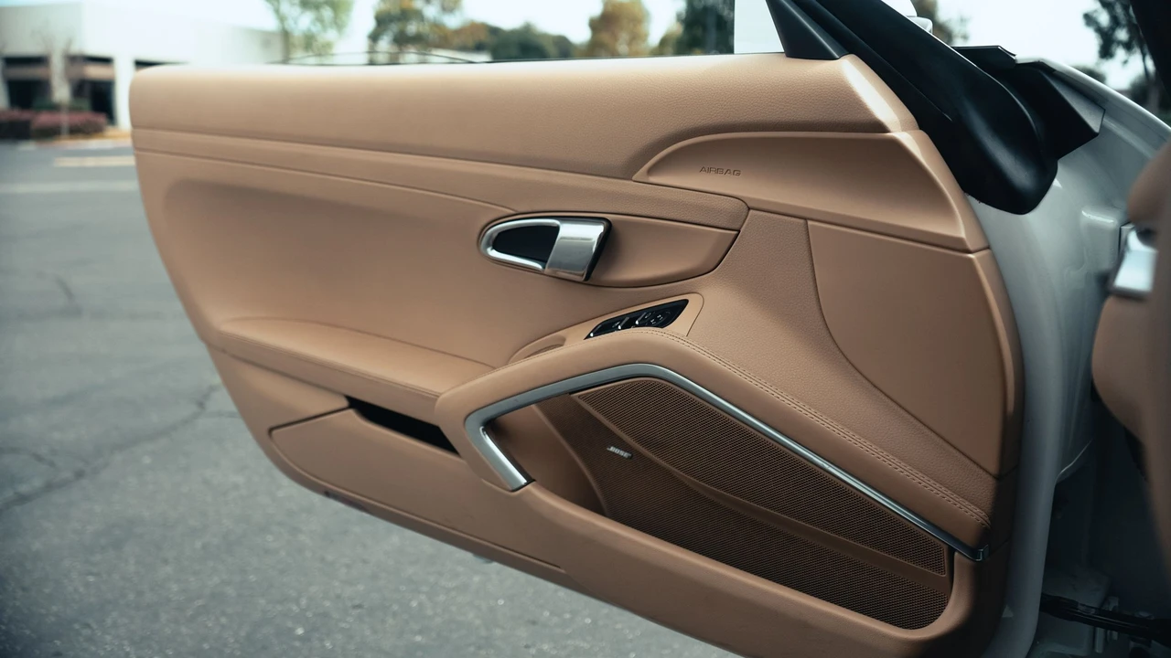2014 Porsche 981 Cayman - Image 10 of 31
