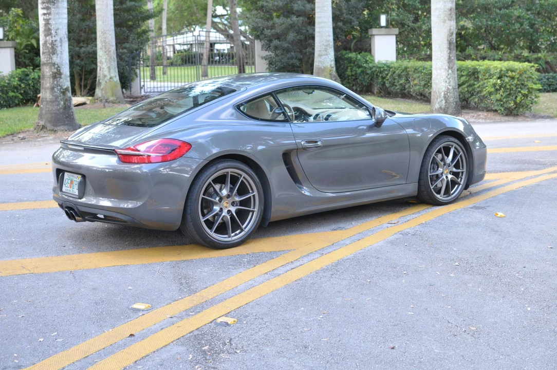 2014 Porsche 981 Cayman - Image 16 of 31