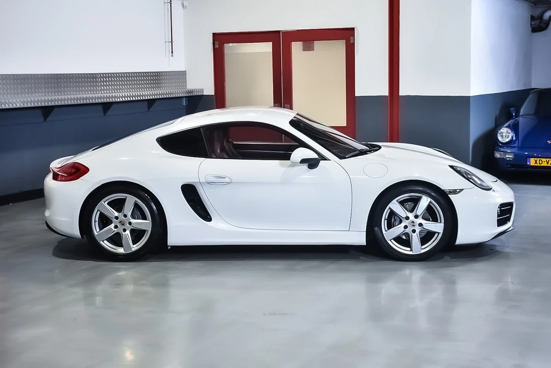 2015 Porsche 981 Cayman - Image 16 of 30