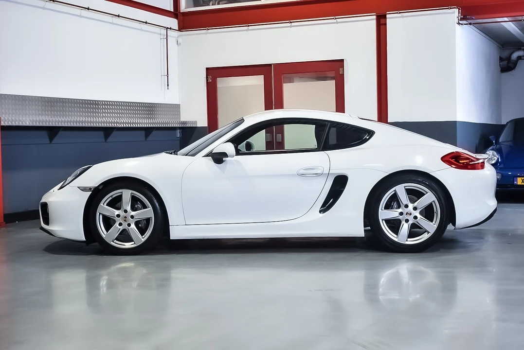 2015 Porsche 981 Cayman - Image 10 of 30