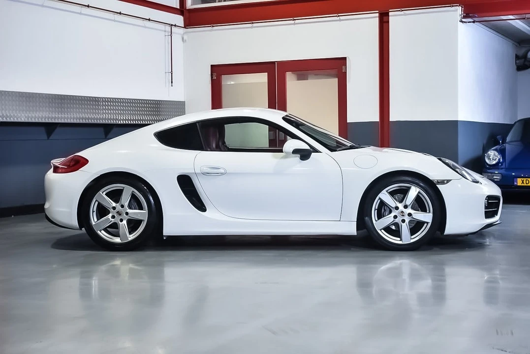 2015 Porsche 981 Cayman - Image 17 of 30