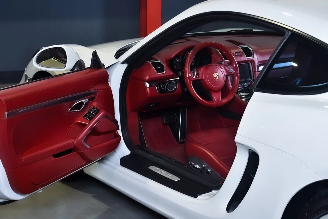 2015 Porsche 981 Cayman - Image 29 of 30