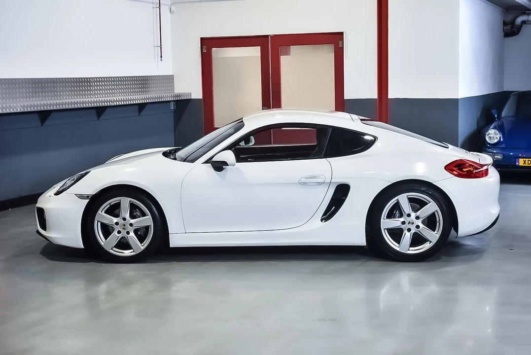 2015 Porsche 981 Cayman - Image 9 of 30