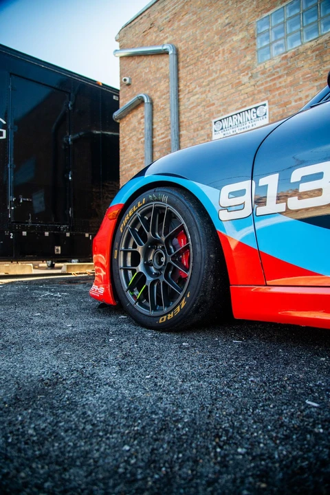 2014 Porsche 981 Cayman - Image 9 of 31
