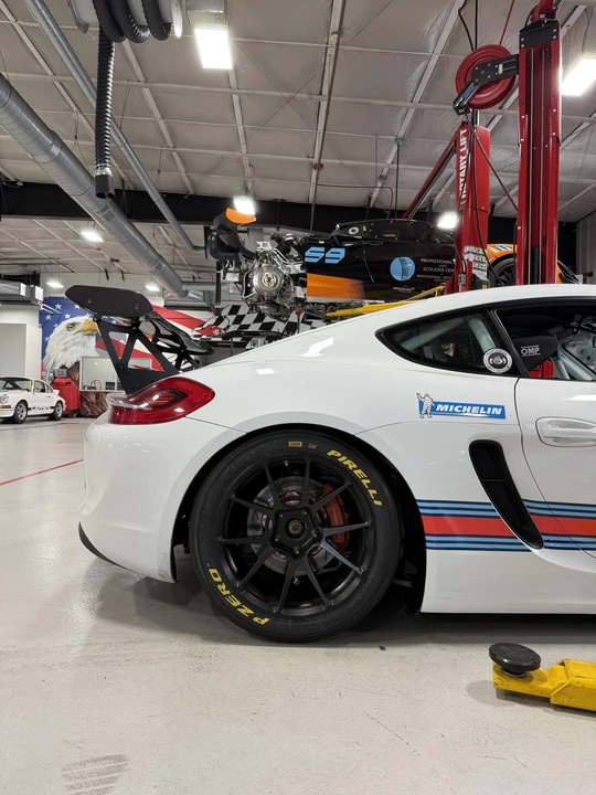 2014 Porsche 981 Cayman - Image 19 of 31