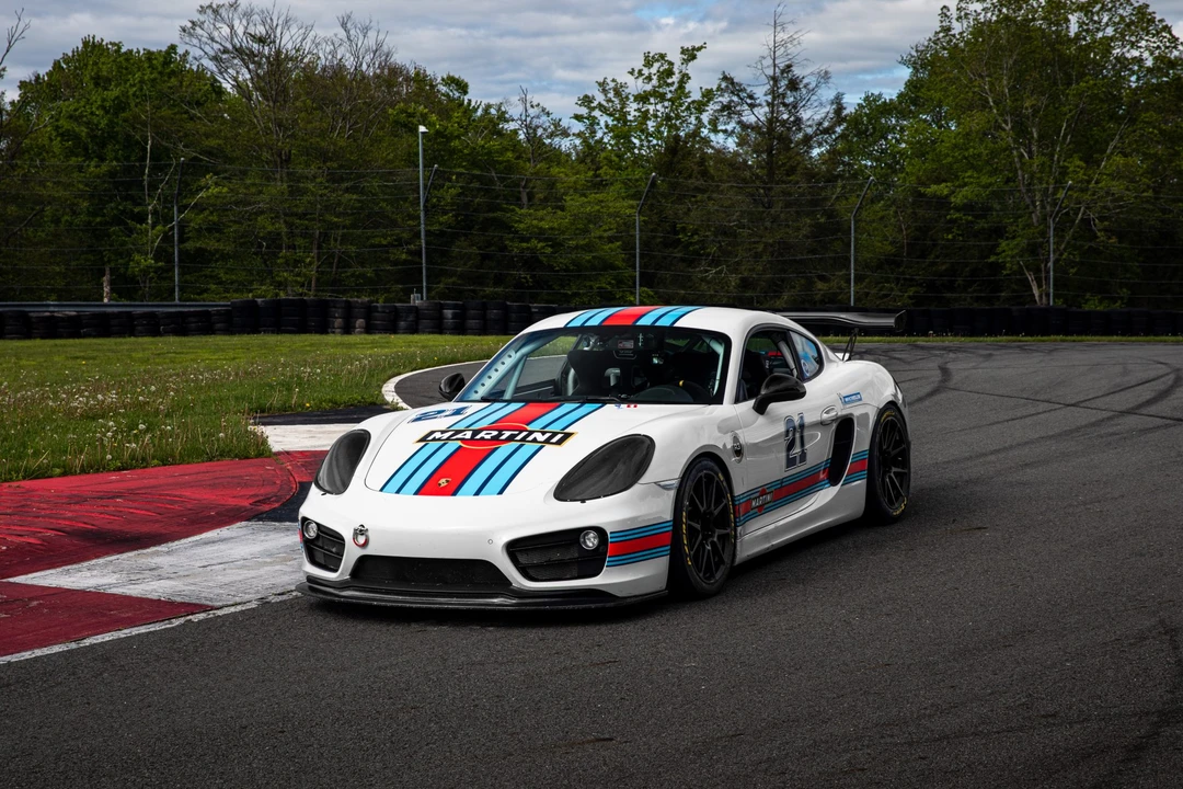 2014 Porsche 981 Cayman - Image 2 of 31