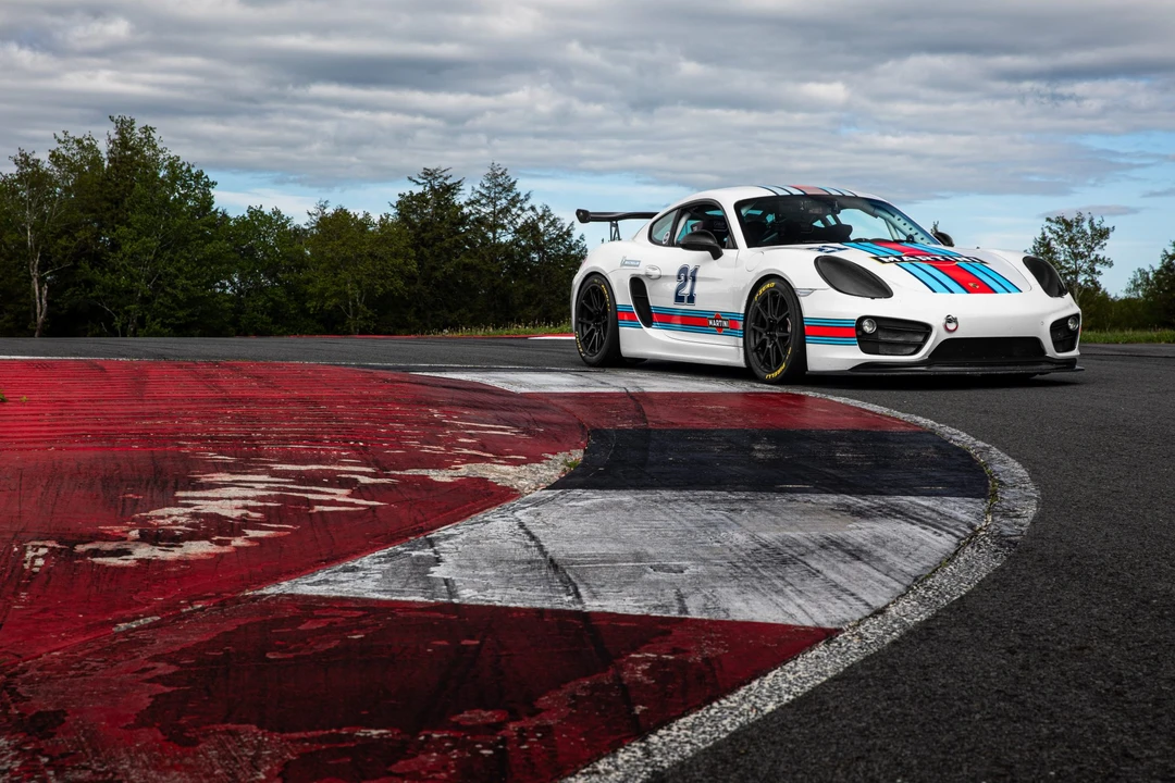 2014 Porsche 981 Cayman - Image 5 of 31
