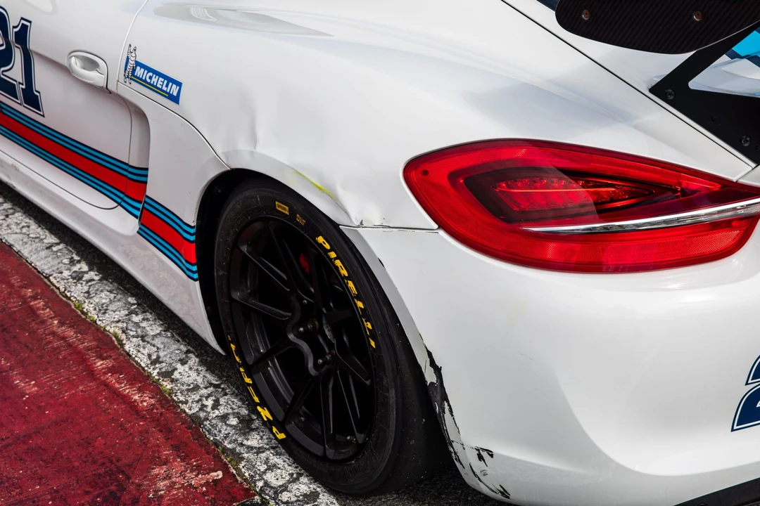2014 Porsche 981 Cayman - Image 22 of 31