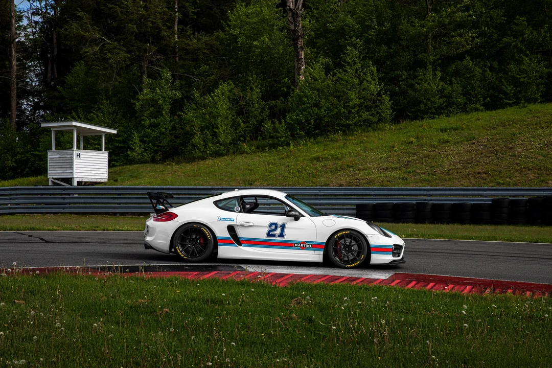 2014 Porsche 981 Cayman - Image 7 of 31