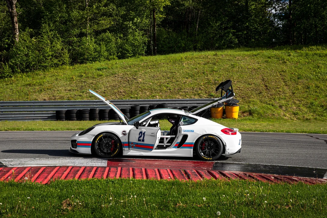 2014 Porsche 981 Cayman - Image 13 of 31