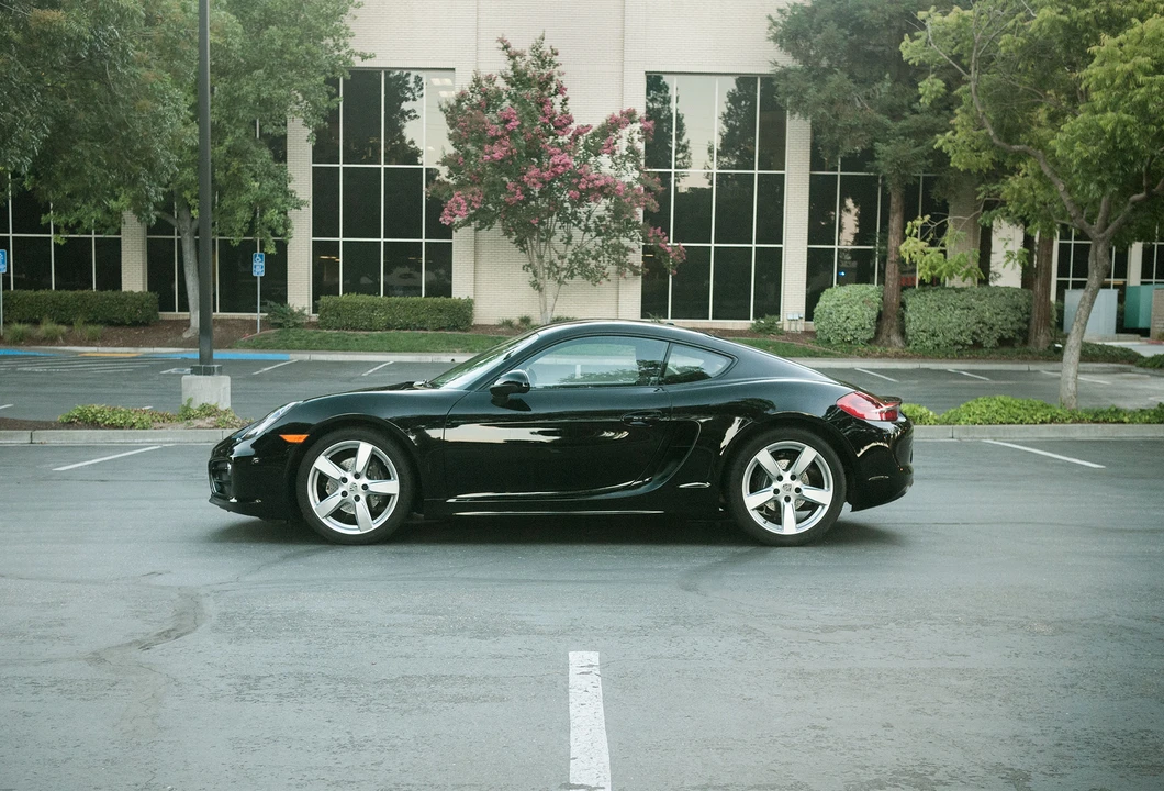 2014 Porsche 981 Cayman - Image 2 of 9