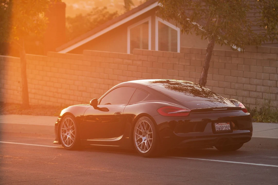 2014 Porsche 981 Cayman S - Image 4 of 5