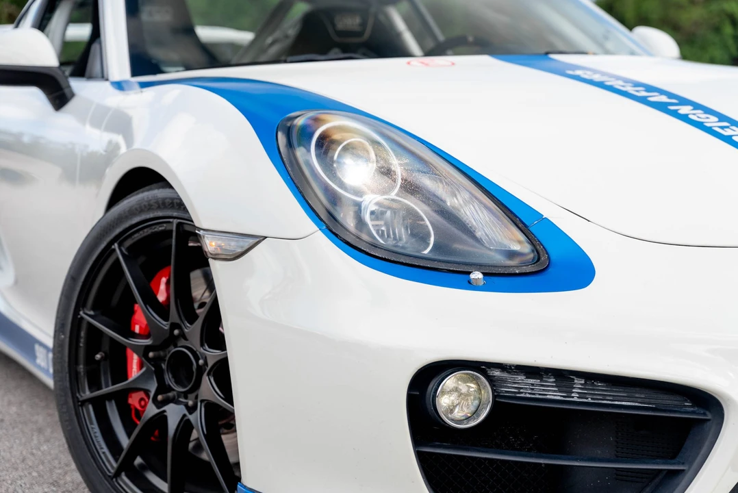 2014 Porsche 981 Cayman S - Image 18 of 31