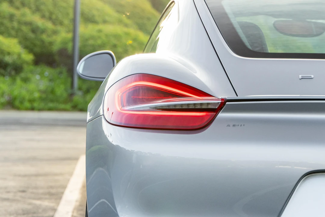 2014 Porsche 981 Cayman S - Image 17 of 31