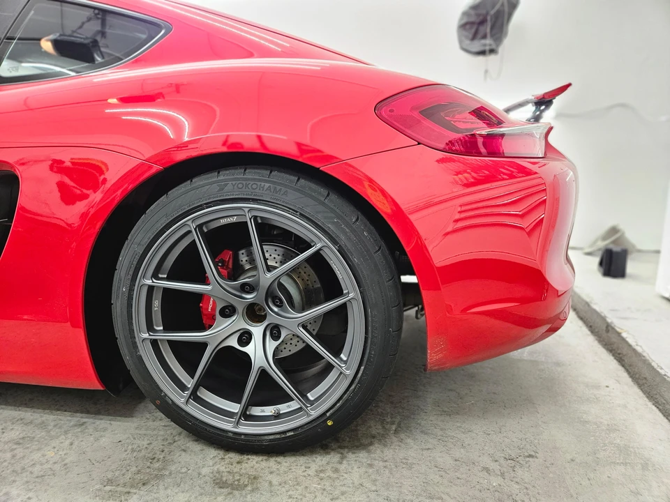 2014 Porsche 981 Cayman S - Image 18 of 31