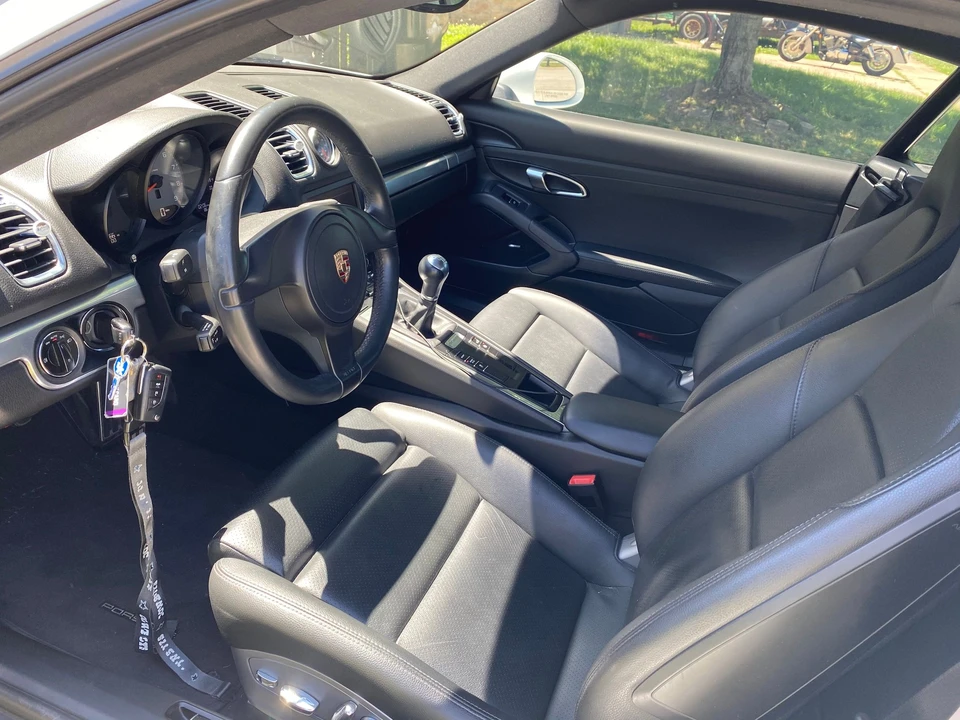 2014 Porsche 981 Cayman S - Image 3 of 4