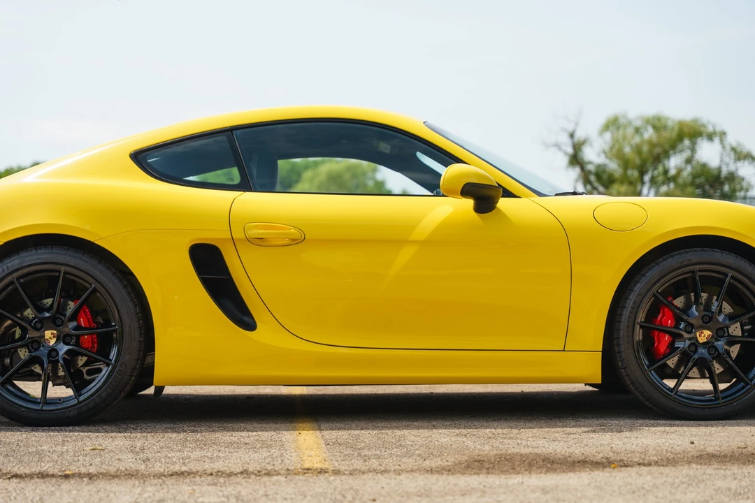 2014 Porsche 981 Cayman S - Image 16 of 31