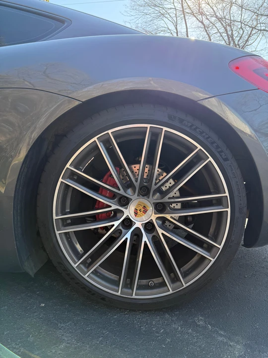 2014 Porsche 981 Cayman S - Image 25 of 31