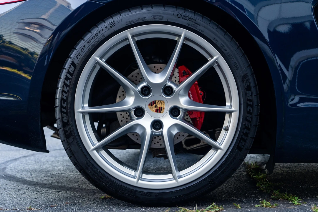 2014 Porsche 981 Cayman - Image 28 of 31