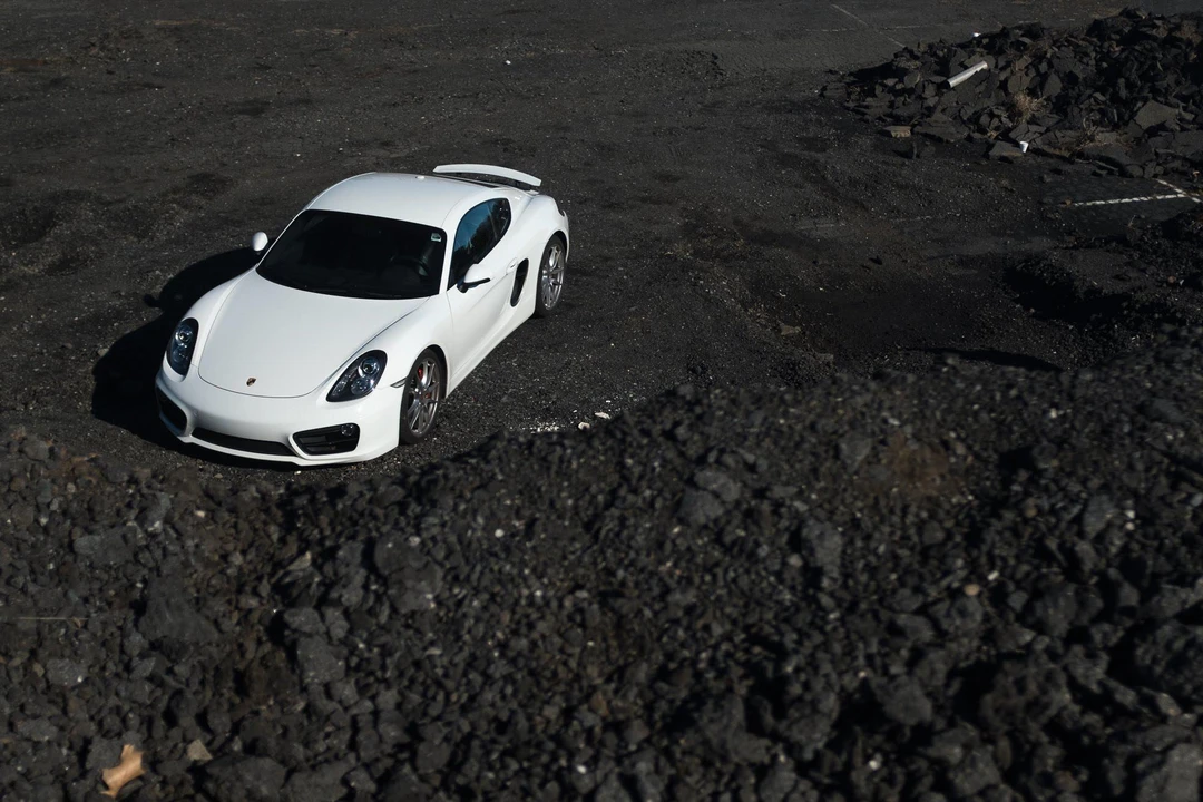 2014 Porsche 981 Cayman S - Image 18 of 31