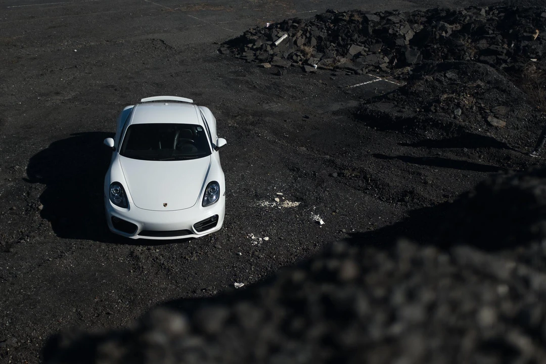2014 Porsche 981 Cayman S - Image 17 of 31