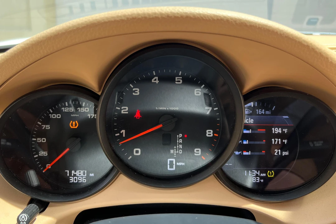 2014 Porsche 981 Cayman - Image 27 of 31