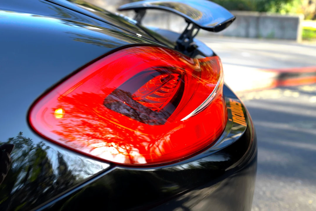 2014 Porsche 981 Cayman - Image 25 of 31