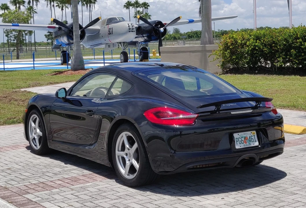 2014 Porsche 981 Cayman - Image 25 of 31