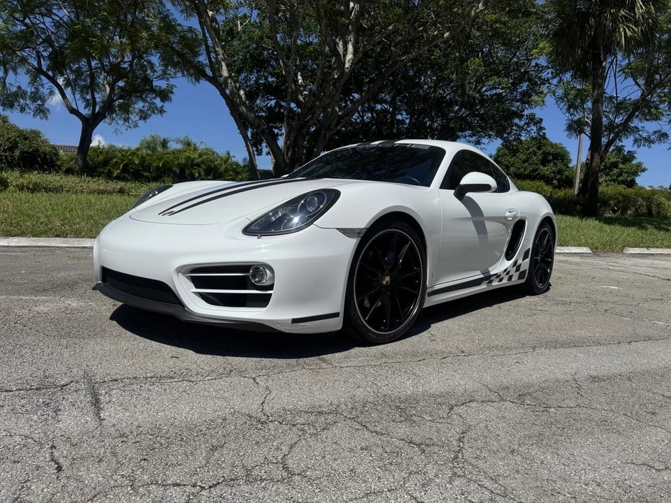 2014 Porsche 981 Cayman - Image 2 of 31