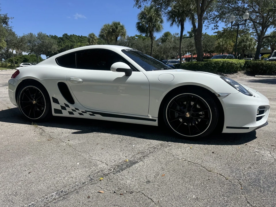 2014 Porsche 981 Cayman - Image 13 of 31
