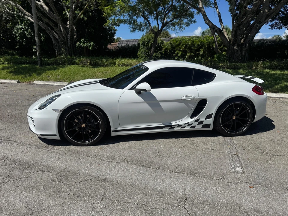 2014 Porsche 981 Cayman - Image 8 of 31