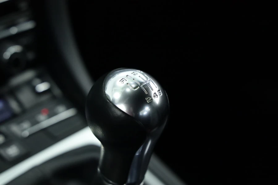 2014 Porsche 981 Cayman - Image 15 of 31