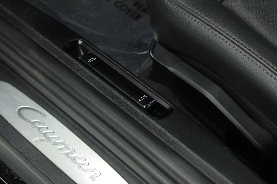 2014 Porsche 981 Cayman - Image 17 of 31