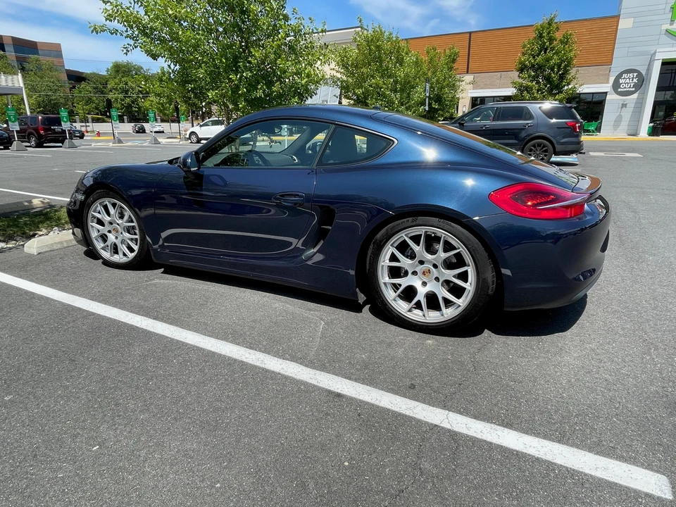 2014 Porsche 981 Cayman - Image 8 of 31