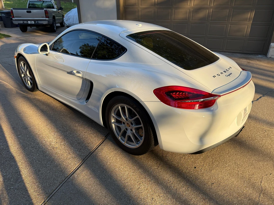 2014 Porsche 981 Cayman - Image 26 of 31