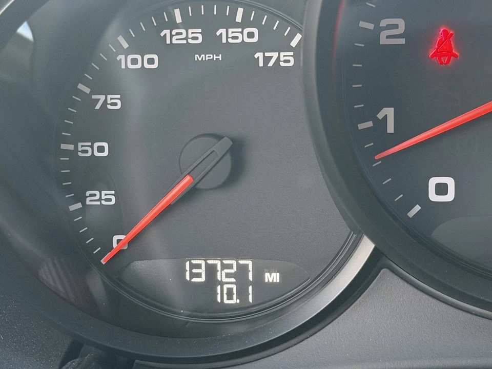 2014 Porsche 981 Cayman - Image 11 of 24