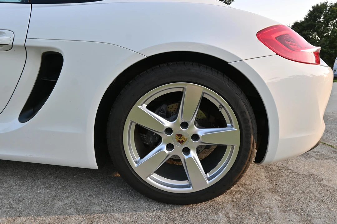2014 Porsche 981 Cayman - Image 24 of 31