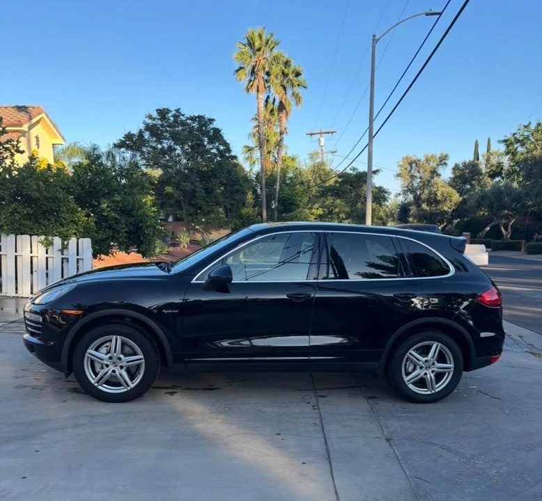 2014 Porsche 958 Cayenne - Image 2 of 10