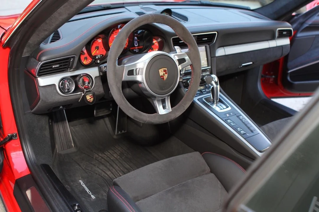 2014 Porsche 991 GT3 - Image 15 of 31