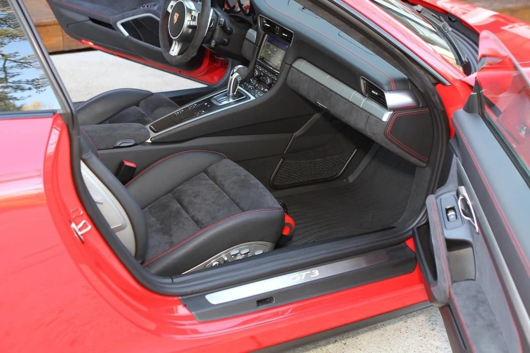 2014 Porsche 991 GT3 - Image 19 of 31
