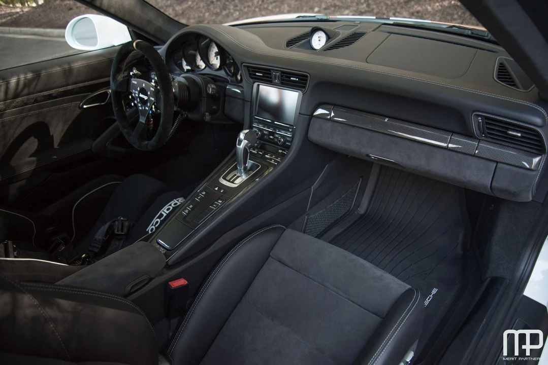2014 Porsche 991 GT3 - Image 26 of 31