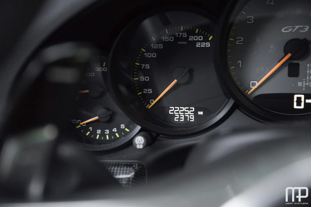 2014 Porsche 991 GT3 - Image 16 of 31